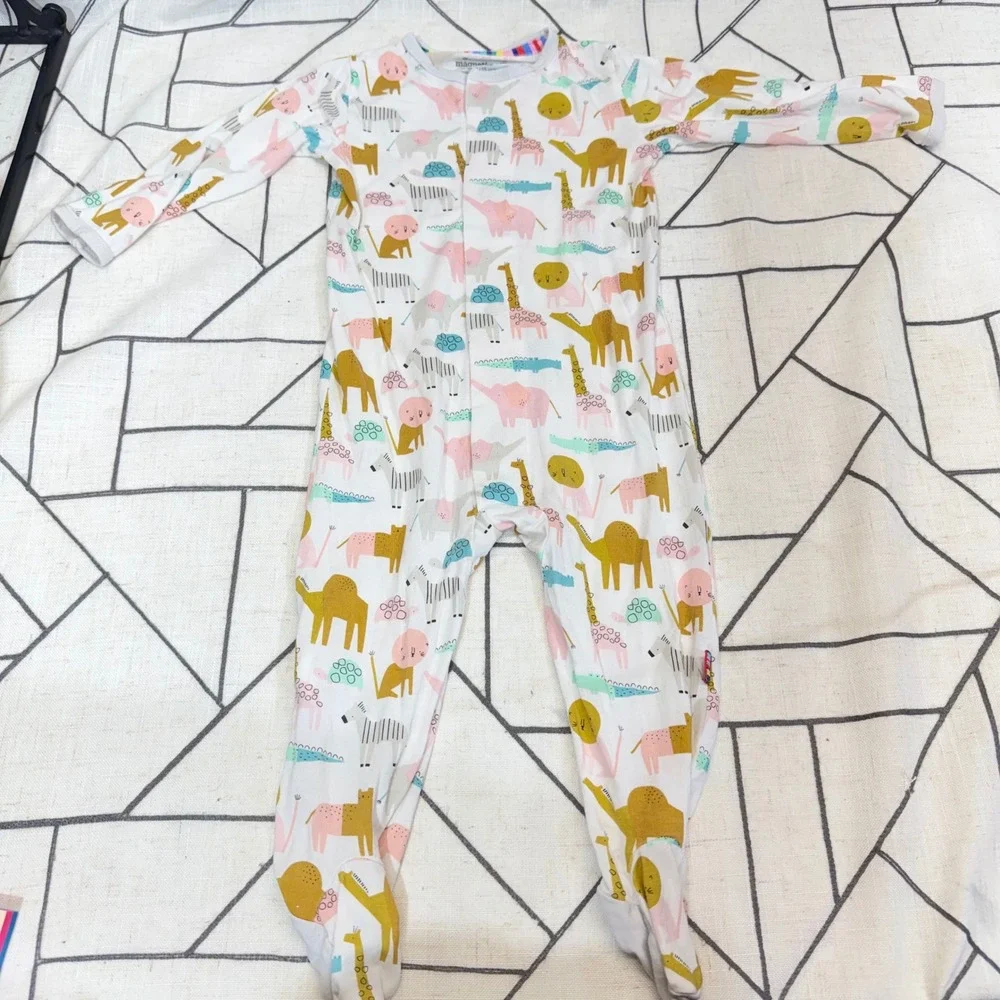Magnetic Me Footie Sleeper 6-9 Months White‎ Multi Animal Print Magnetic Closure